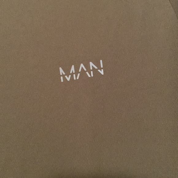 Sz Medium Olive/Khaki Colored, Like New Mens Comfortable T-Shirt by boohoo MAN - Picture 3 of 8